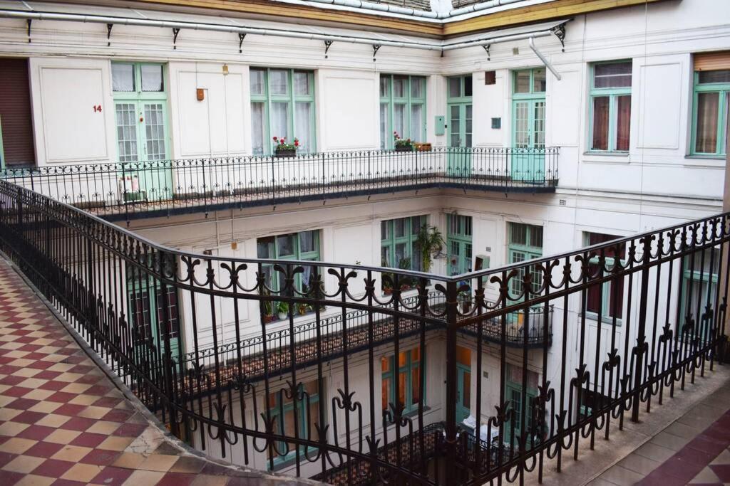 Cosy Apartment Just Next To Parliament Budapeste Exterior foto